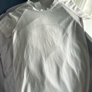 Size 2 Lulu Lemon Swiftly Tech Short-Sleeve Shirt 2.0